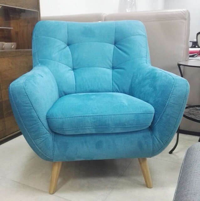 Кресло Scandi в голубой ткани